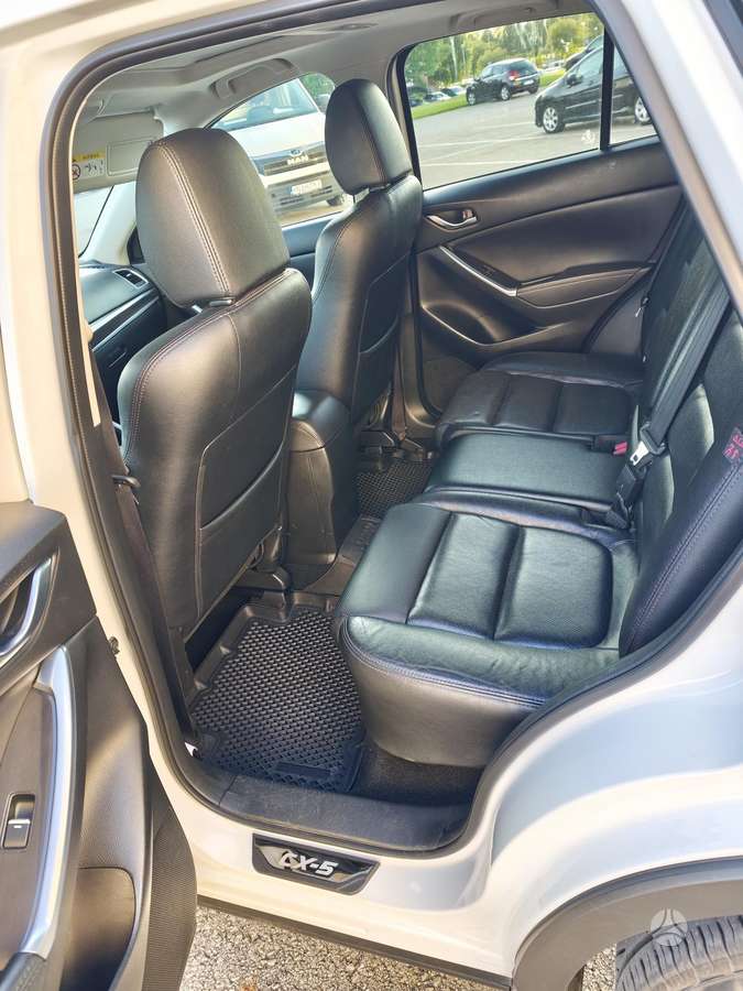 Mazda CX-5, 2.2 l., off-road / crossover