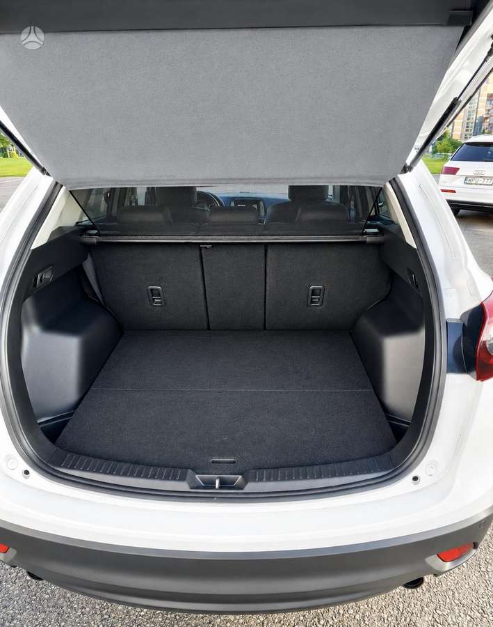 Mazda CX-5, 2.2 l., off-road / crossover