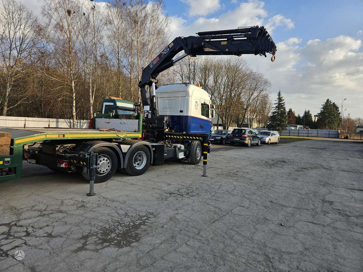 Scania R400, su kranu