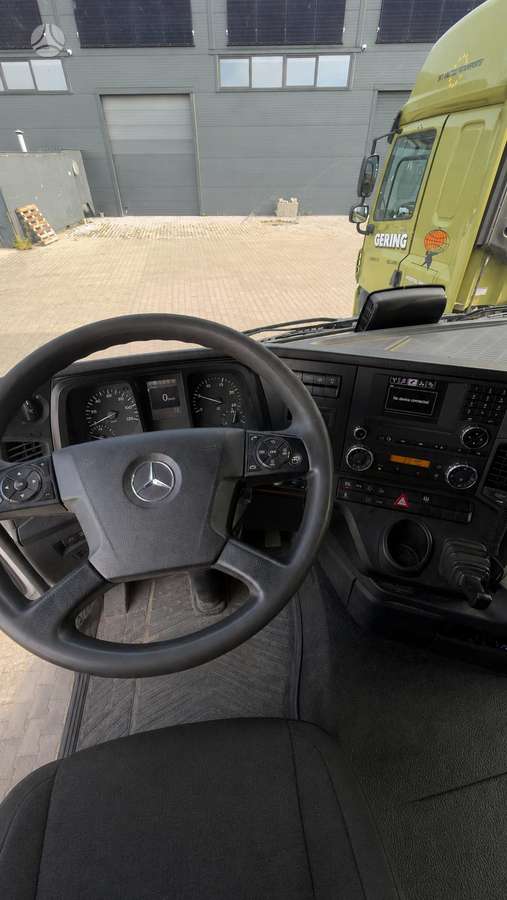 Mercedes-Benz AROCS 1845, single sleeper