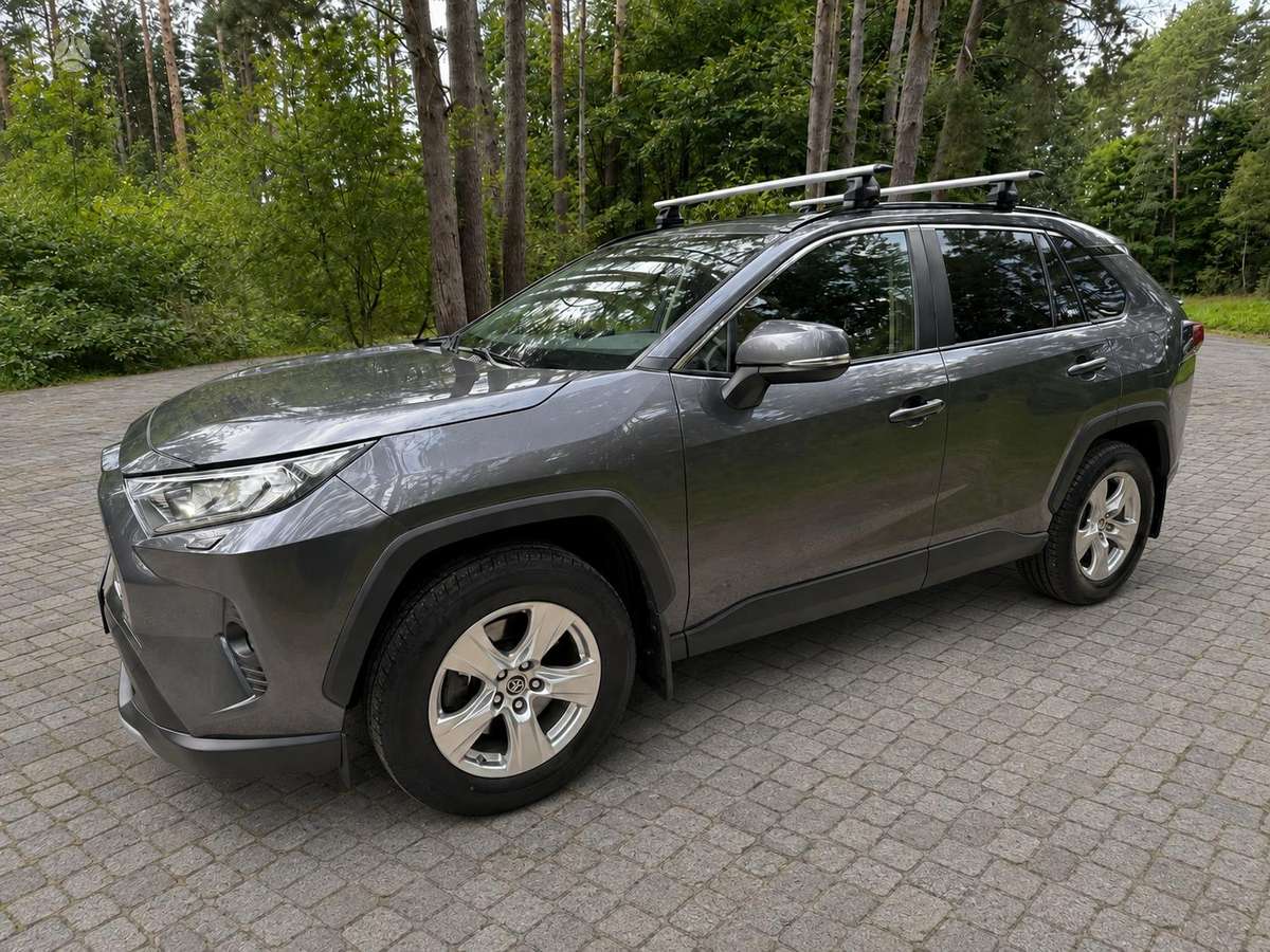 Toyota RAV4 - 1
