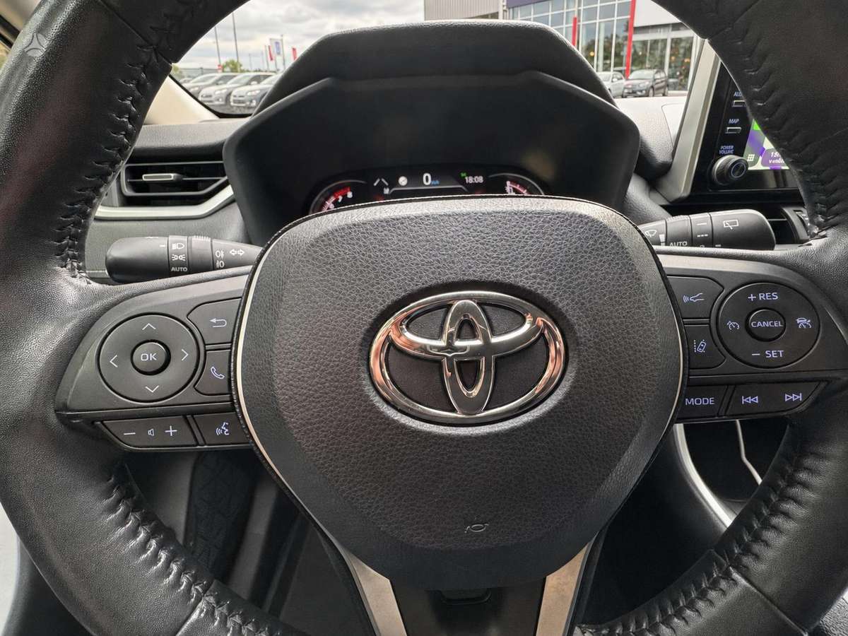 Toyota RAV4 - 8