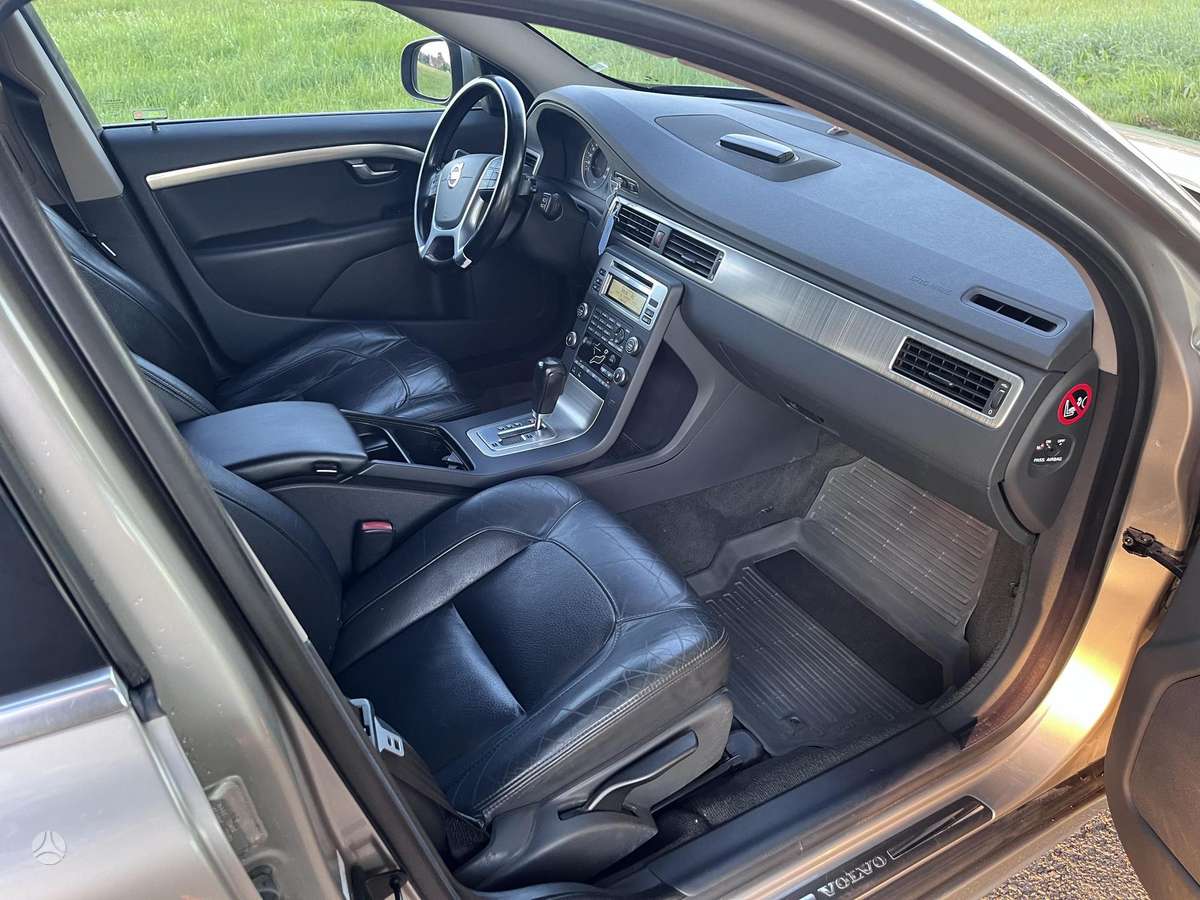 Volvo V70, 2.4 l., wagon