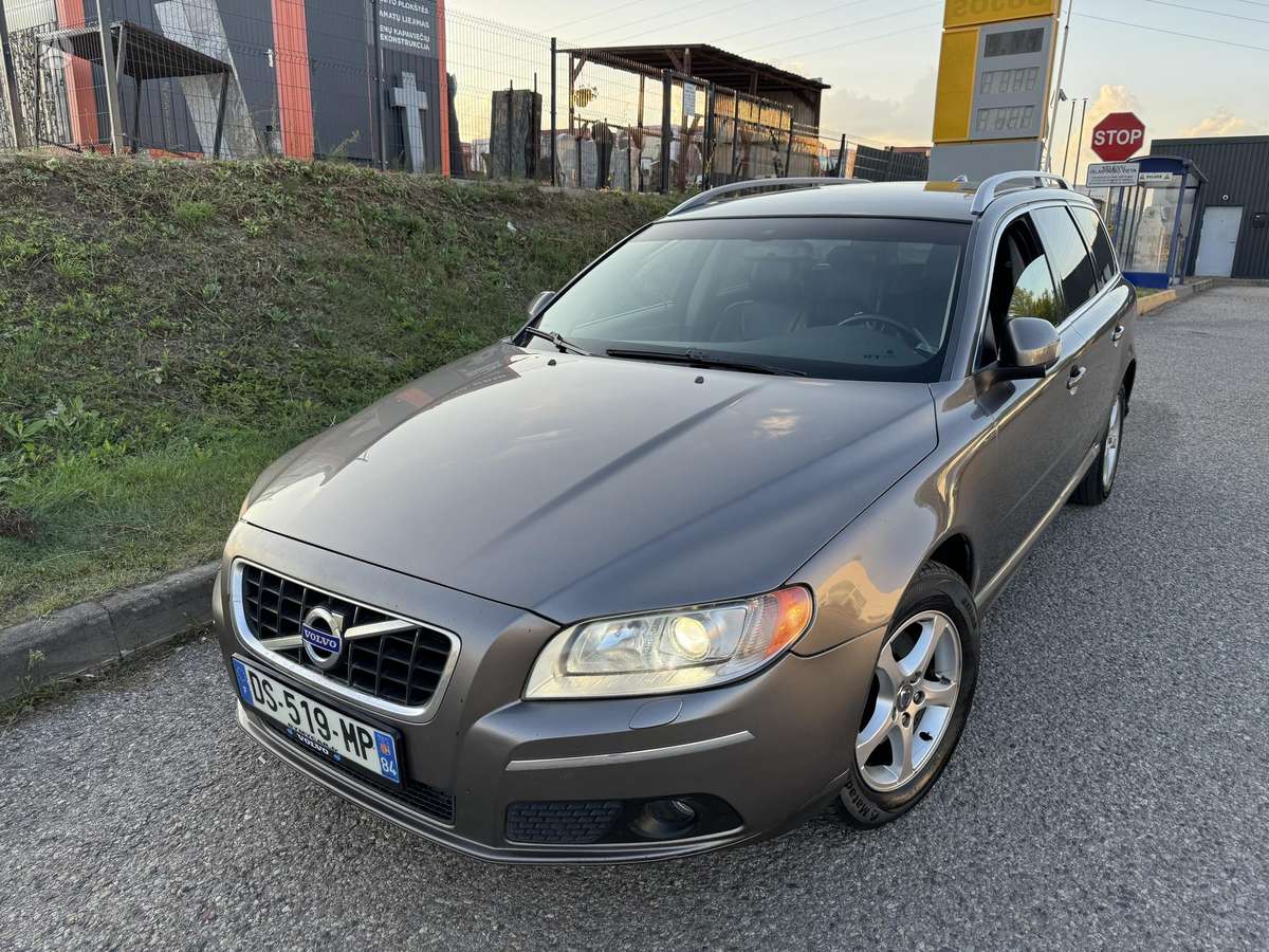 Volvo V70 - 1
