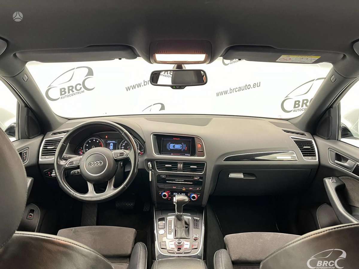 Audi Q5, 2.0 l., off-road / crossover