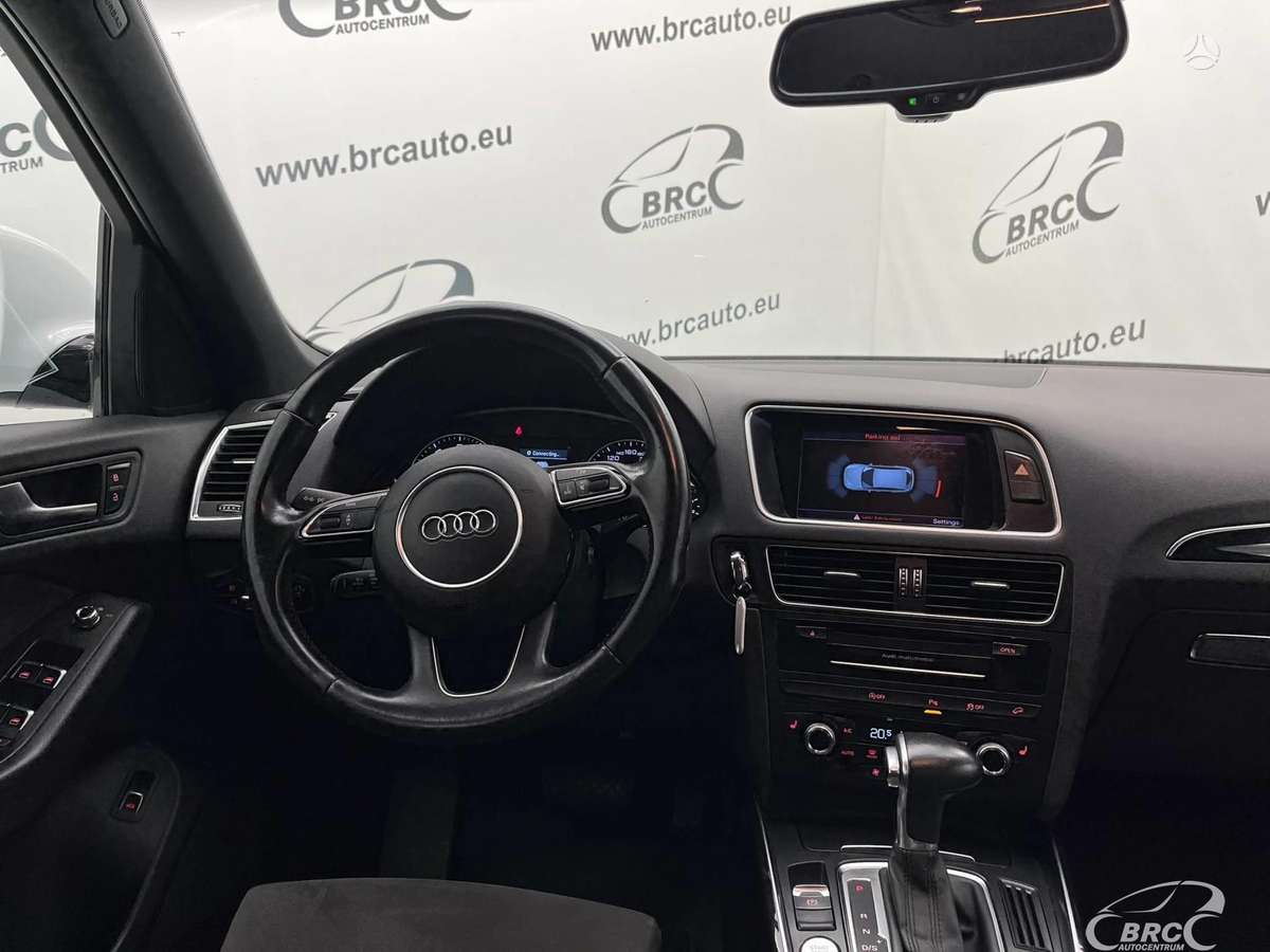 Audi Q5, 2.0 l., off-road / crossover