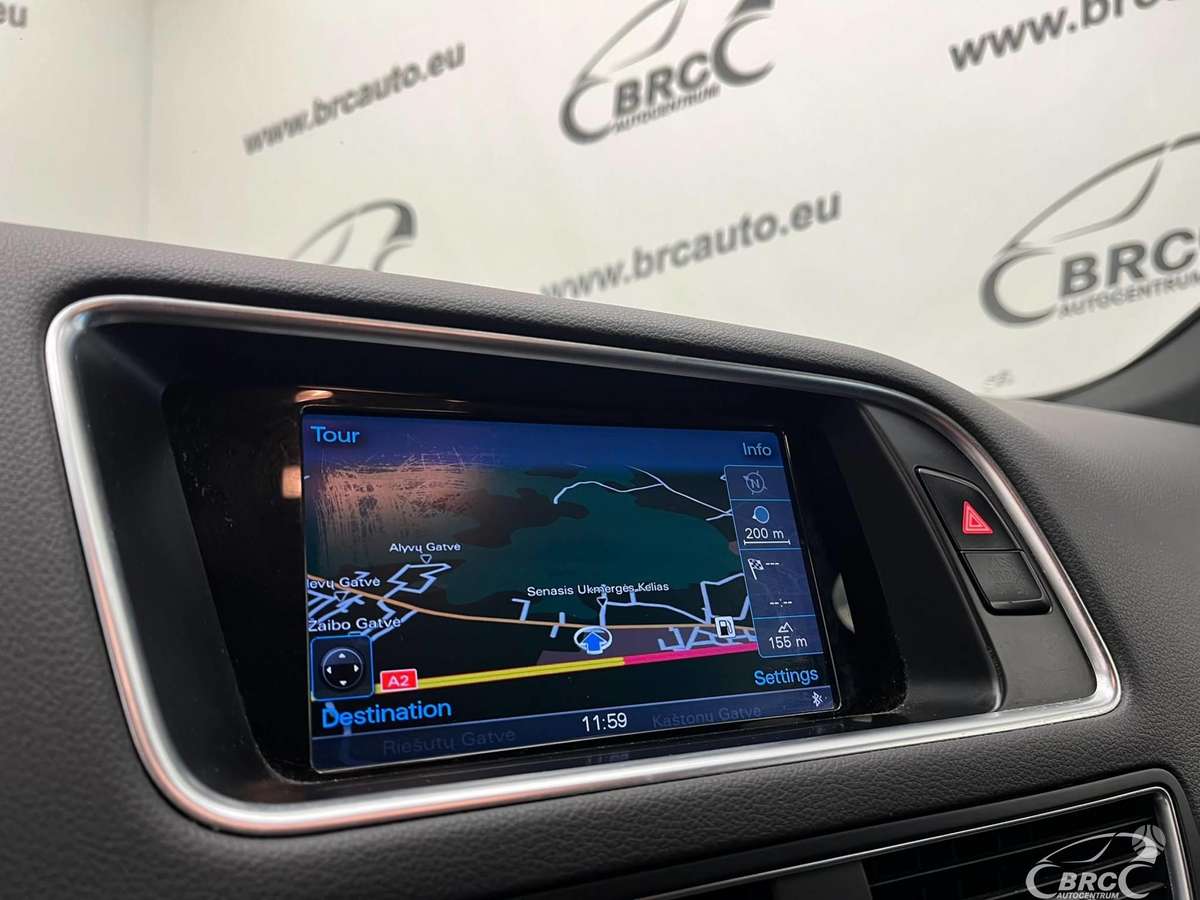Audi Q5, 2.0 l., off-road / crossover