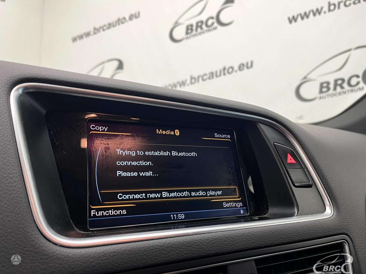 Audi Q5, 2.0 l., off-road / crossover