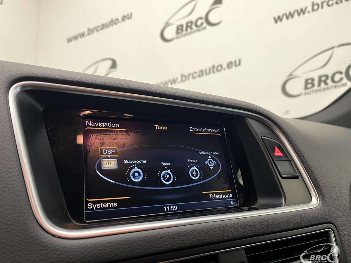 Audi Q5, 2.0 l., off-road / crossover