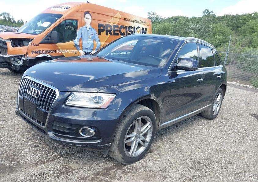 Audi Q5, 2.0 l., off-road / crossover
