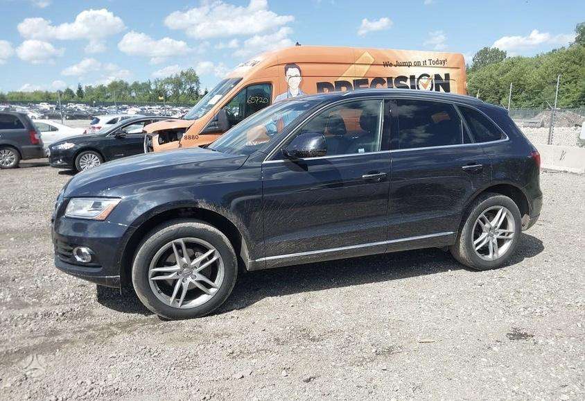 Audi Q5, 2.0 l., off-road / crossover