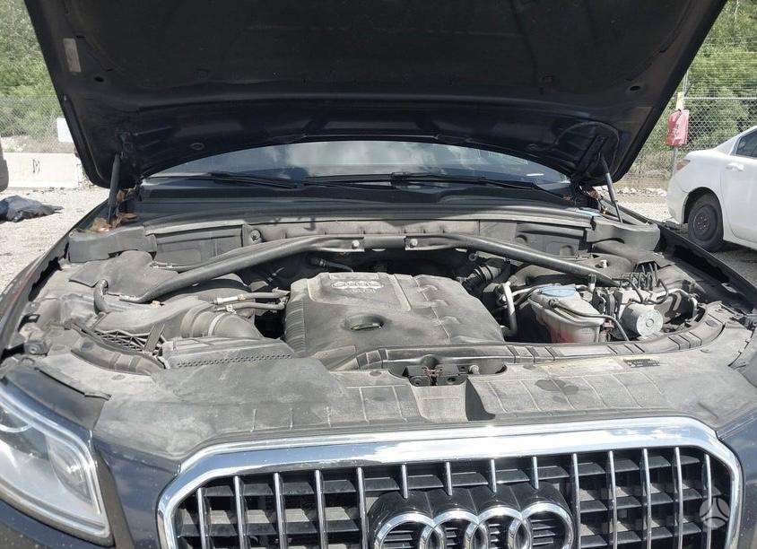 Audi Q5, 2.0 l., off-road / crossover
