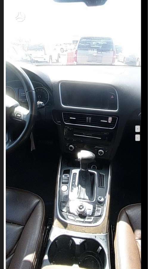 Audi Q5, 2.0 l., off-road / crossover