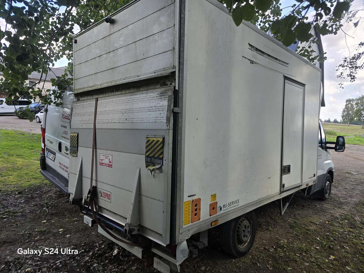 Iveco DAILY, krovininiai mikroautobusai