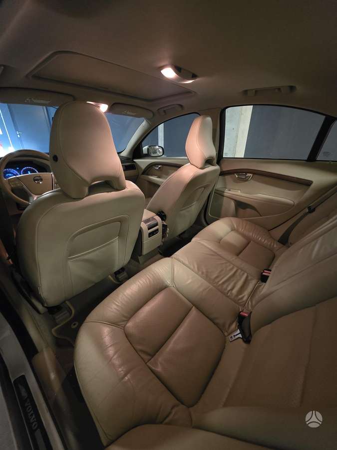 Volvo S80, 3.2 l., Седан
