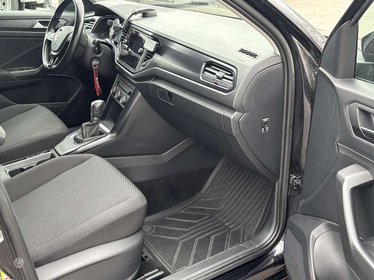Volkswagen T-Roc - 8