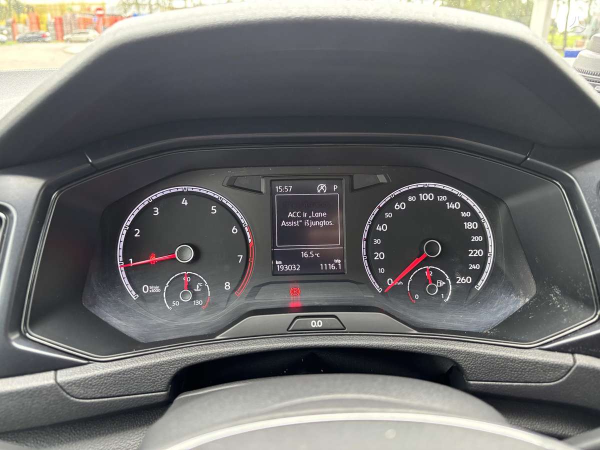 Volkswagen T-Roc - 11
