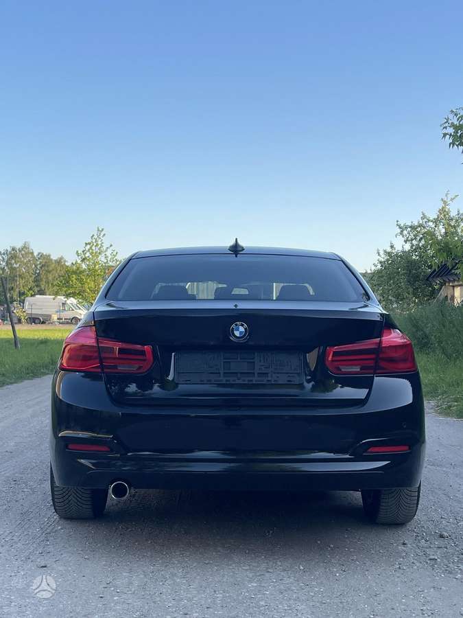 BMW 318, 2.0 l., Седан