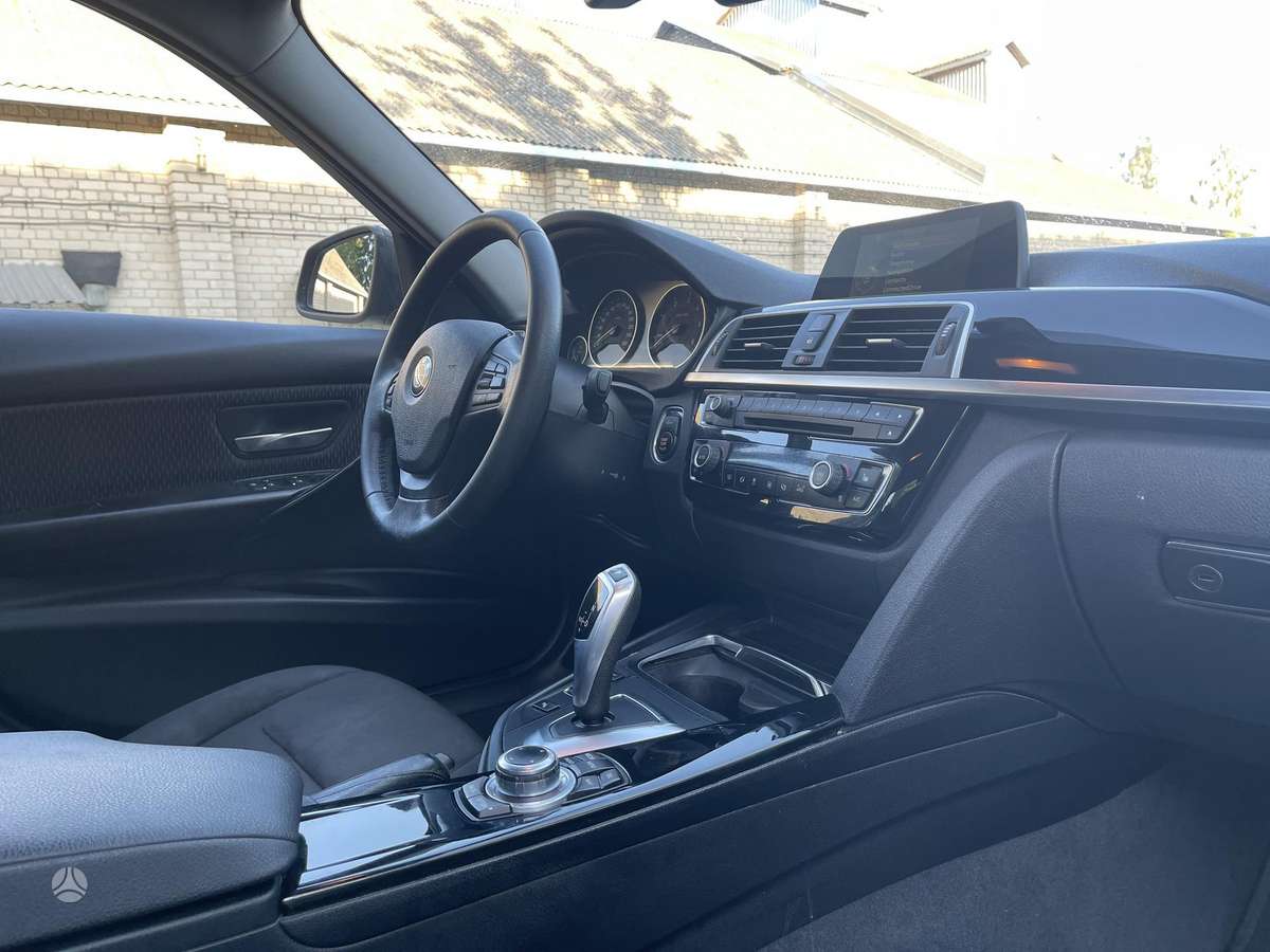 BMW 318, 2.0 l., Седан