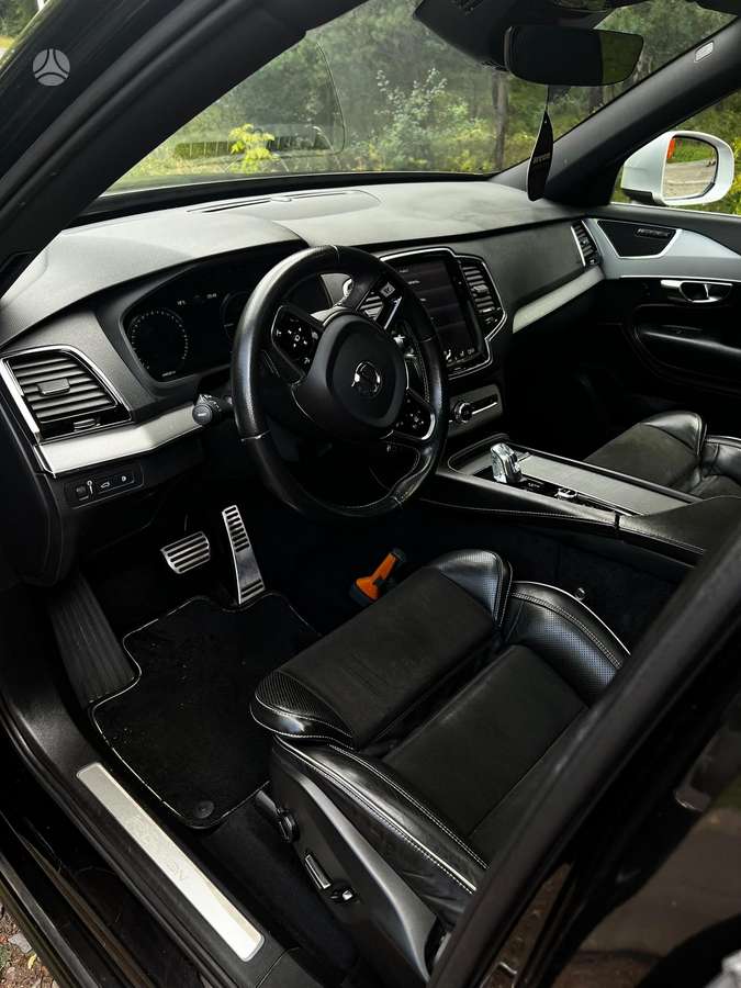 Volvo XC90 - 10