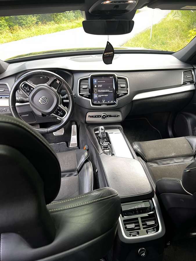 Volvo XC90 - 11