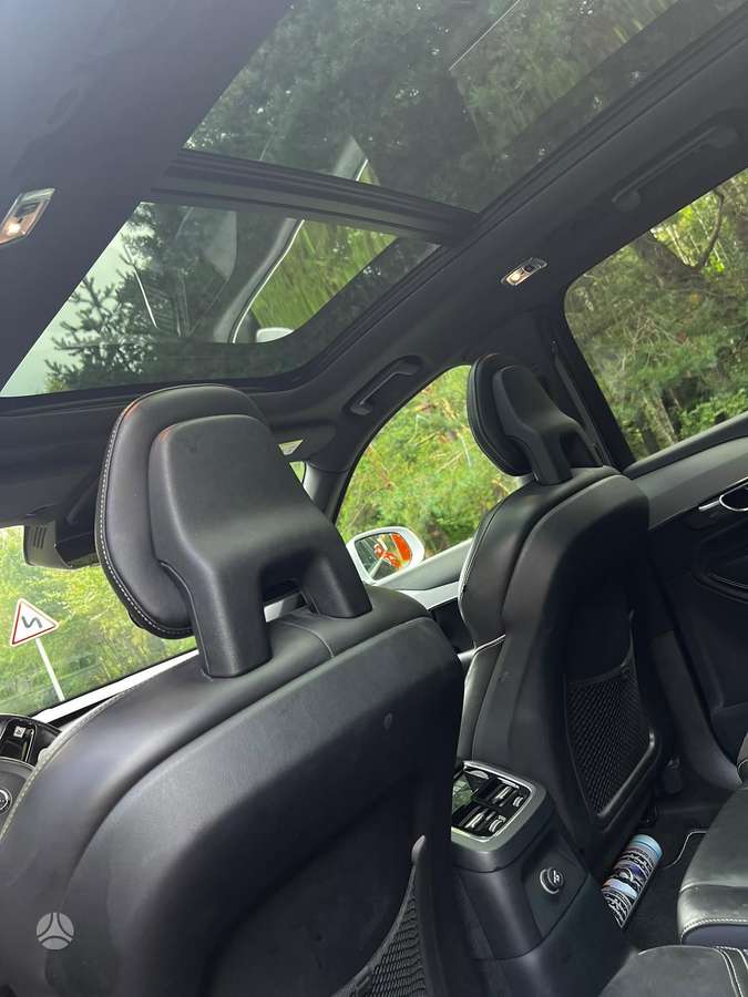 Volvo XC90 - 12