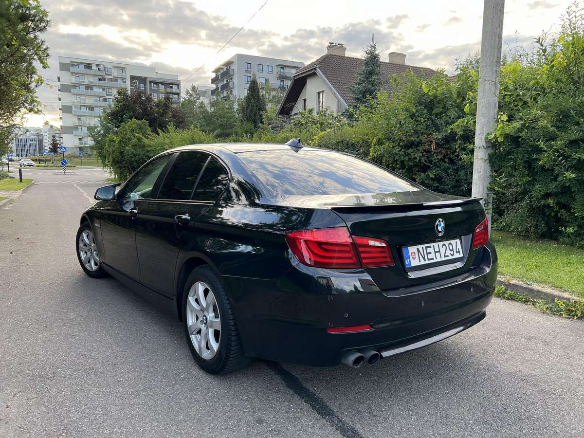 BMW 520, 2.0 l., Седан