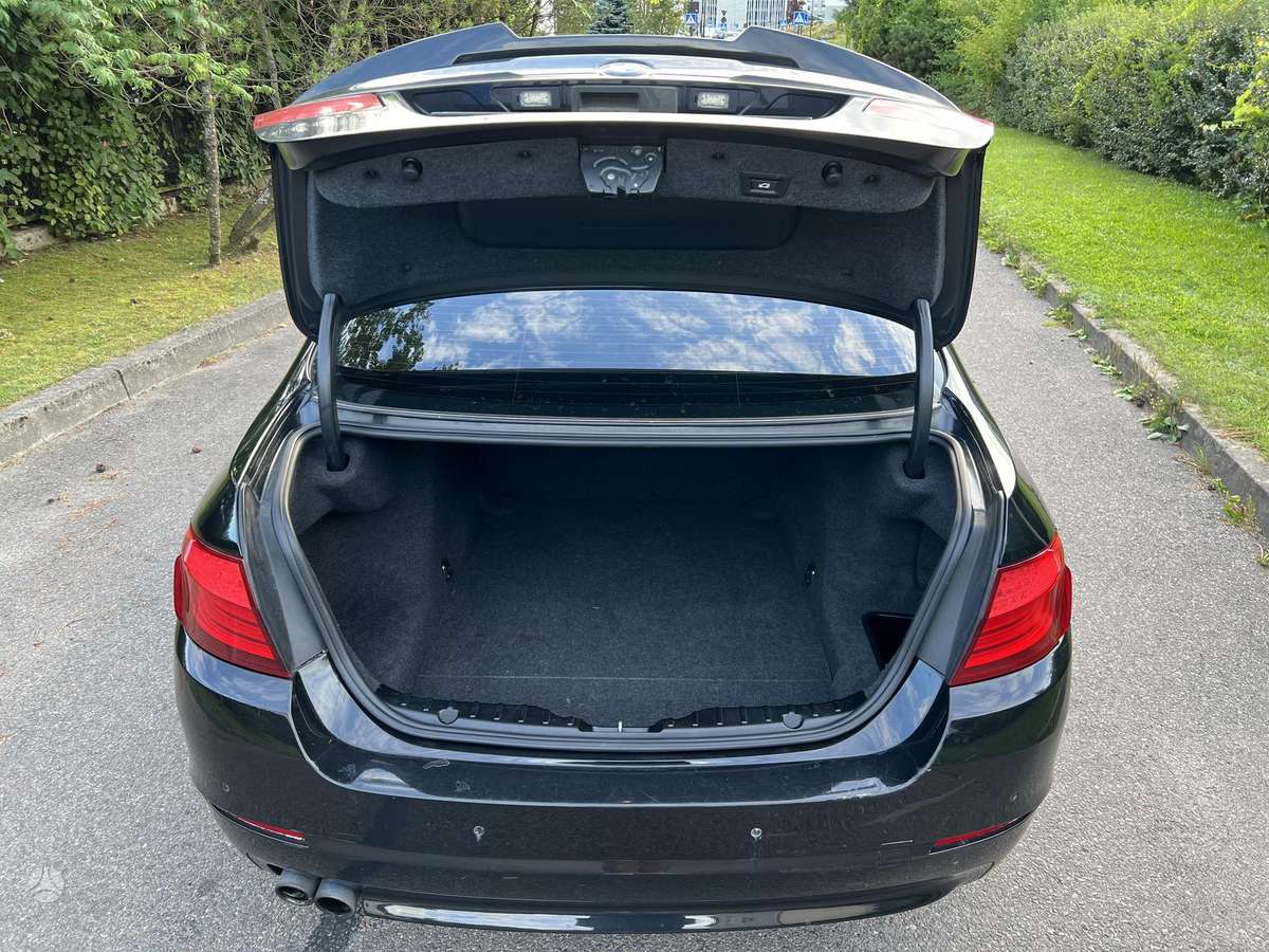 BMW 520, 2.0 l., Седан