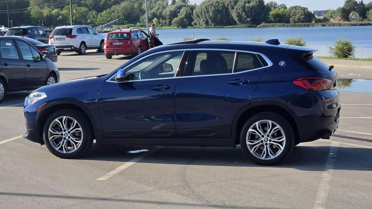 BMW X2, 2.0 l., off-road / crossover