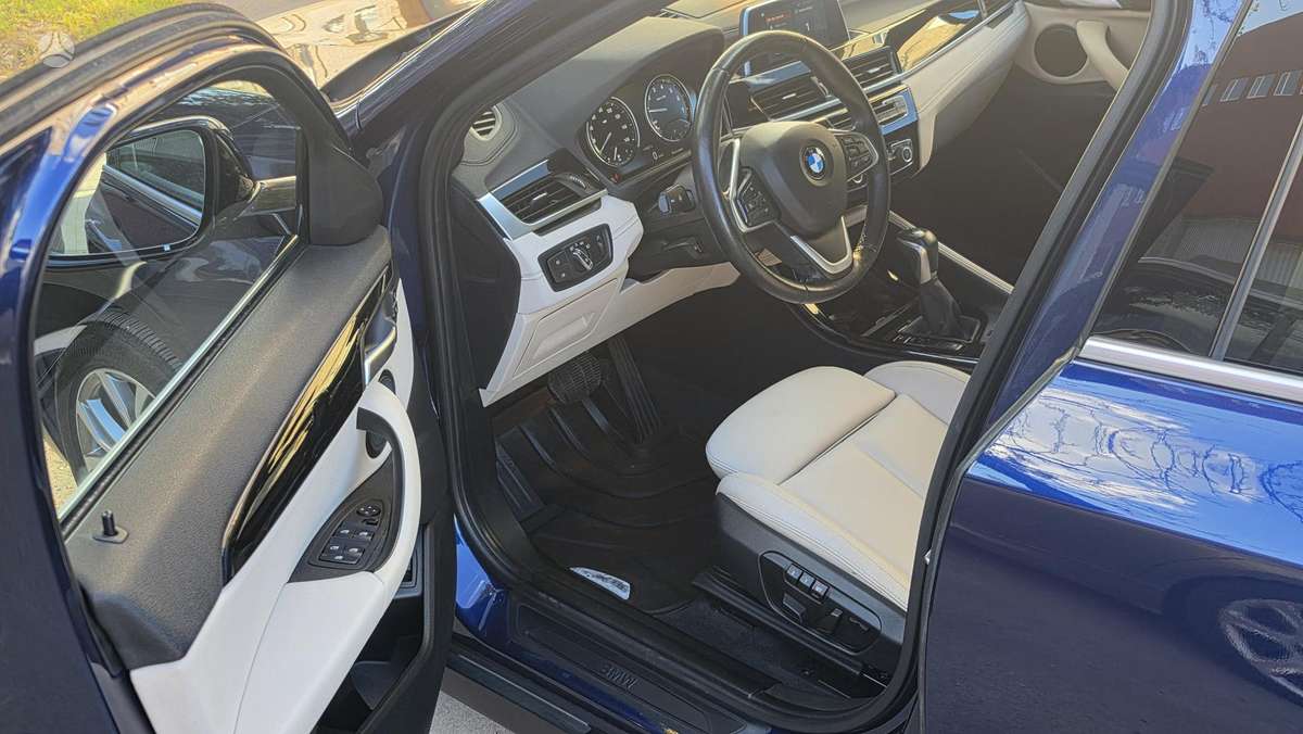 BMW X2, 2.0 l., off-road / crossover