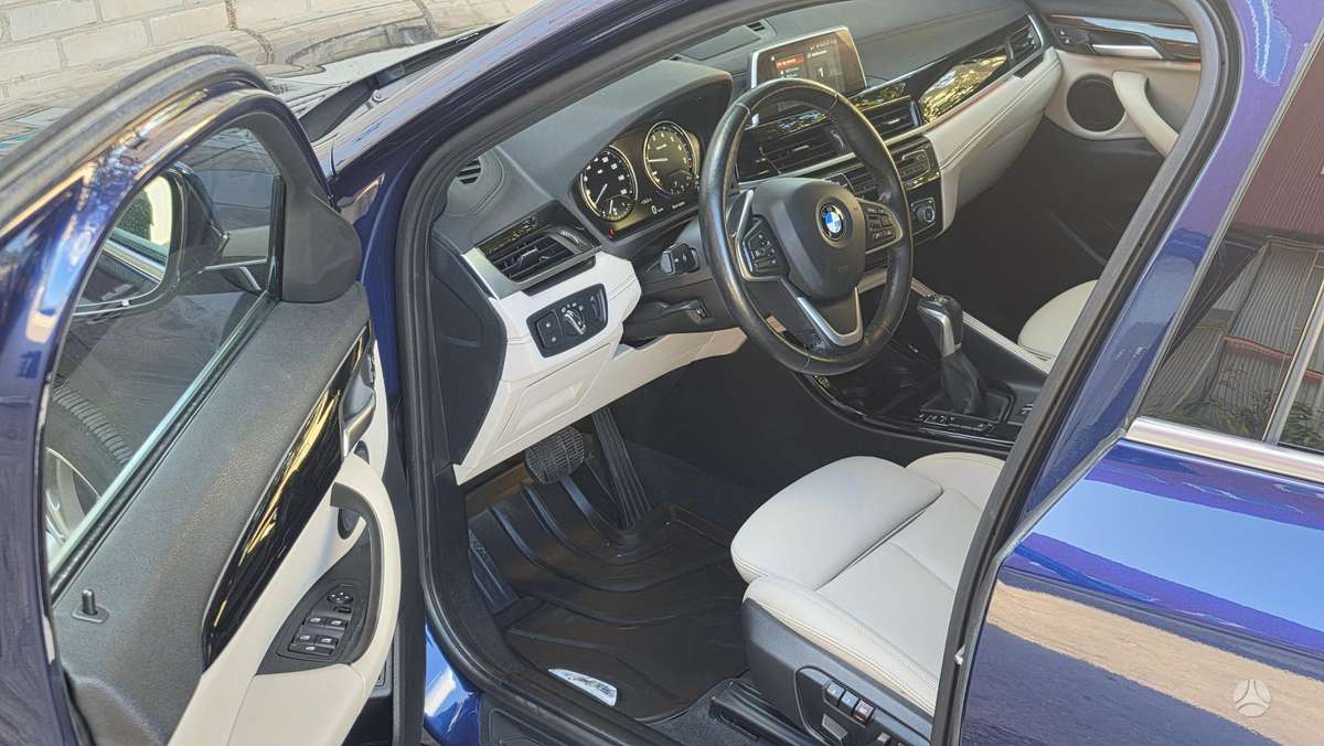 BMW X2, 2.0 l., off-road / crossover