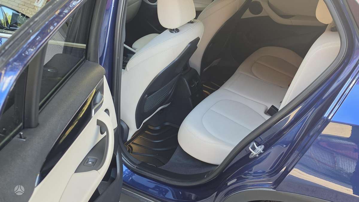 BMW X2, 2.0 l., off-road / crossover