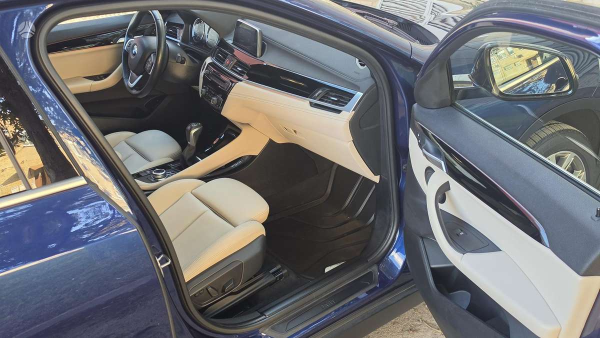 BMW X2, 2.0 l., off-road / crossover