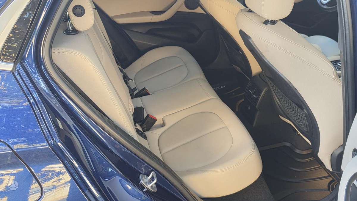 BMW X2, 2.0 l., off-road / crossover