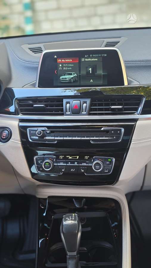 BMW X2, 2.0 l., off-road / crossover