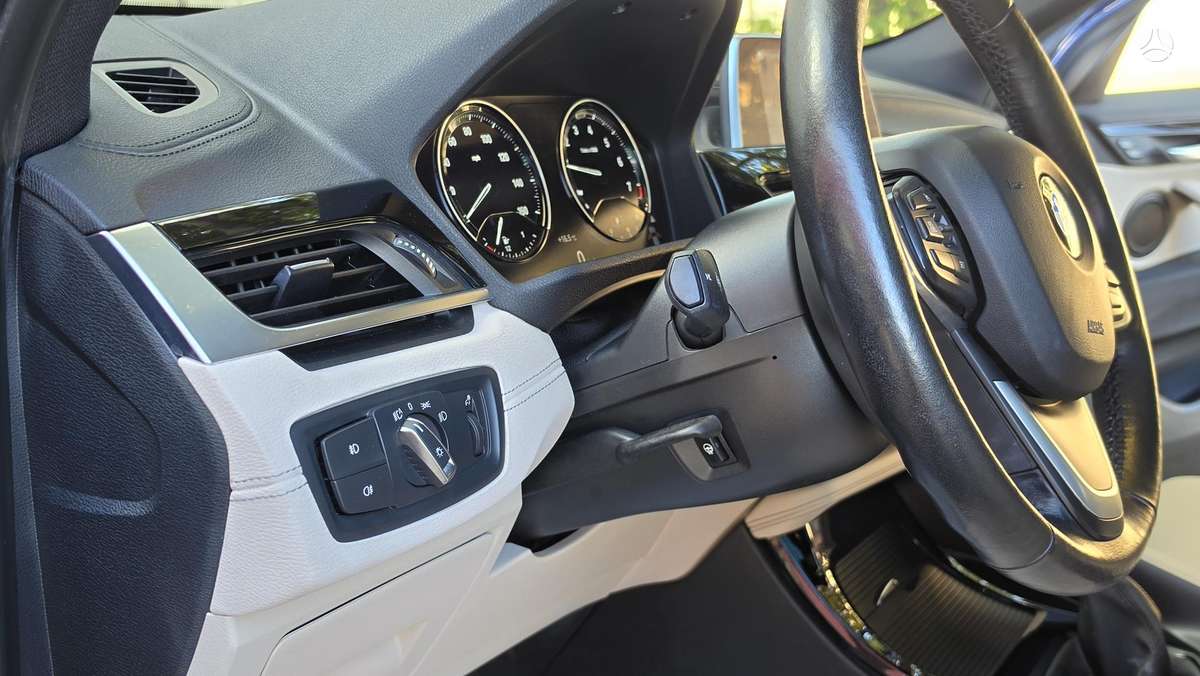 BMW X2, 2.0 l., off-road / crossover