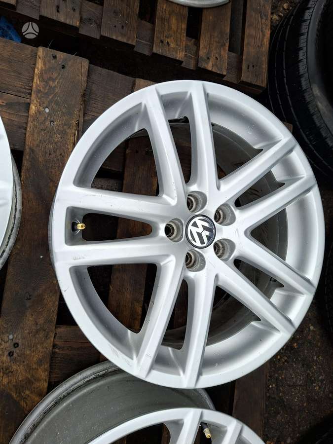 Volkswagen ET35, light alloy, R17