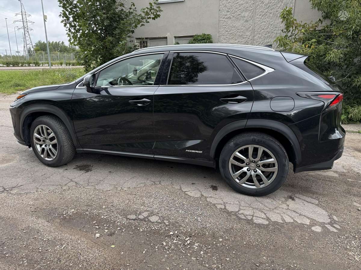 Lexus NX 300h, mpv / minivan