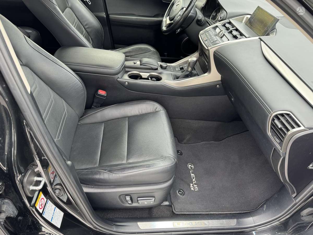 Lexus NX 300h, mpv / minivan