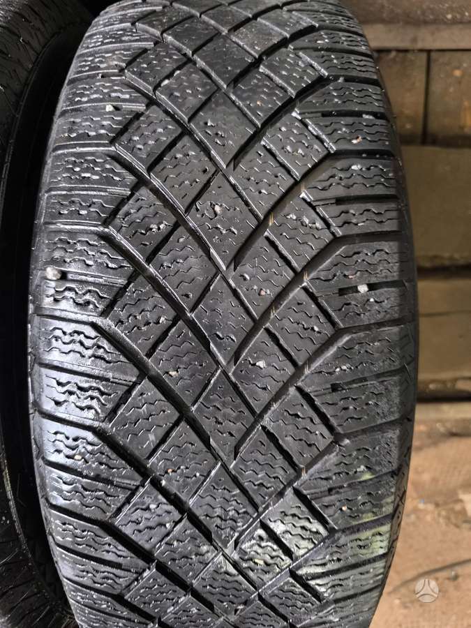 Continental, всесезонные 235/60 R18