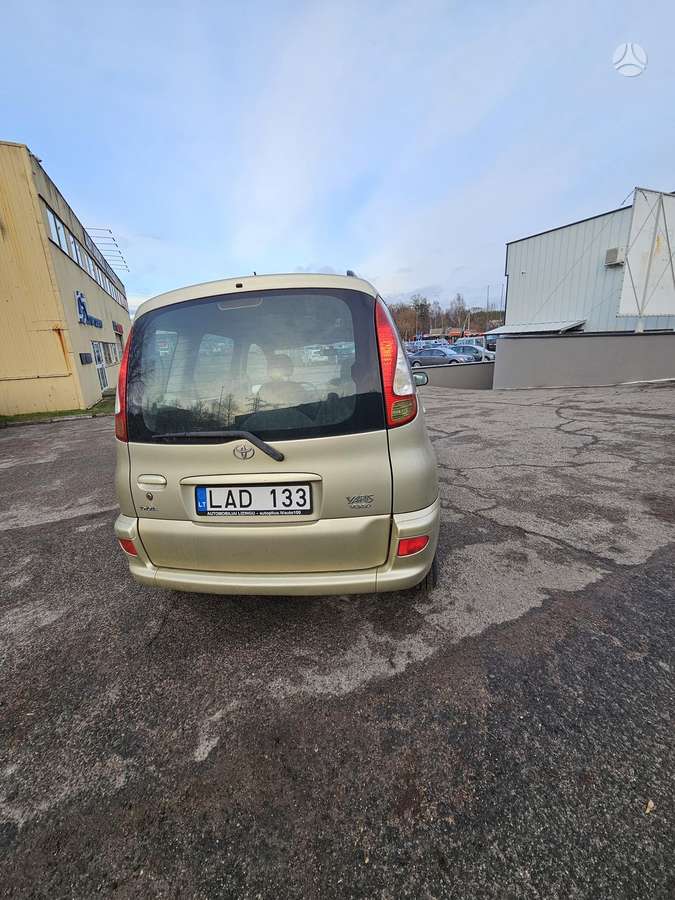 Toyota Yaris Verso - 7