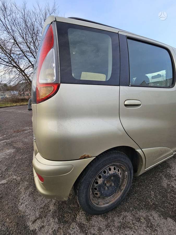 Toyota Yaris Verso - 8