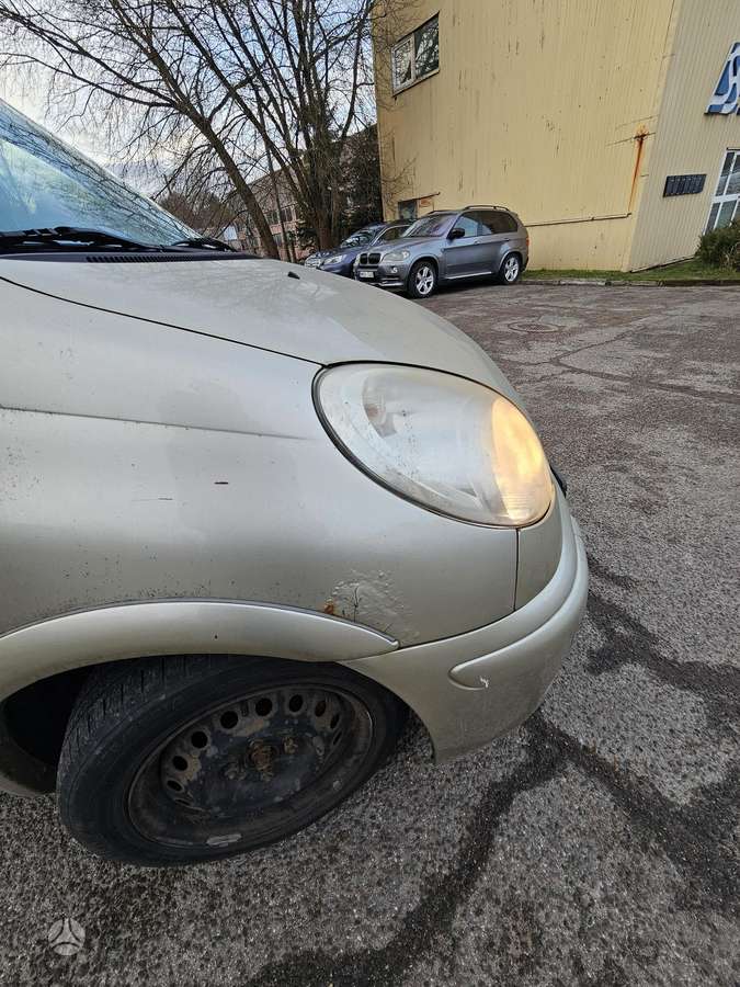 Toyota Yaris Verso - 9