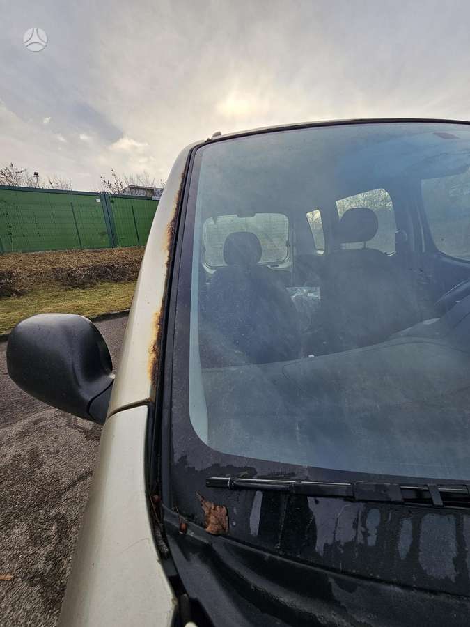 Toyota Yaris Verso - 11