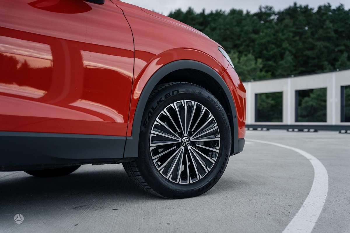 Volkswagen Tiguan - 11