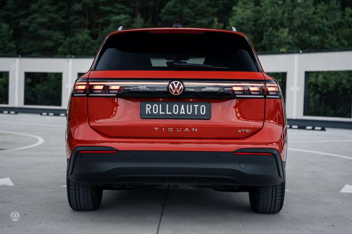 Volkswagen Tiguan - 9