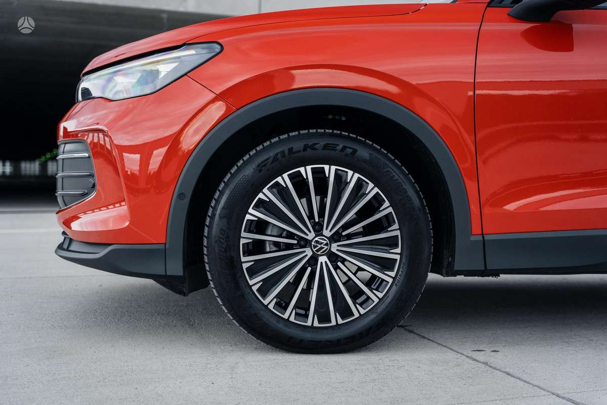 Volkswagen Tiguan - 10