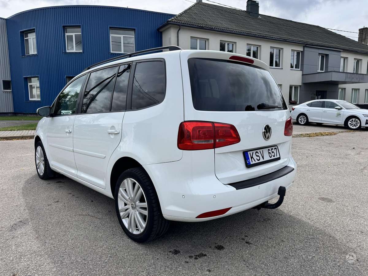Volkswagen Touran - 4