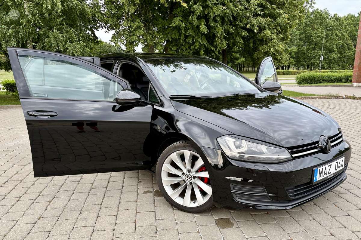 Volkswagen Golf - 1