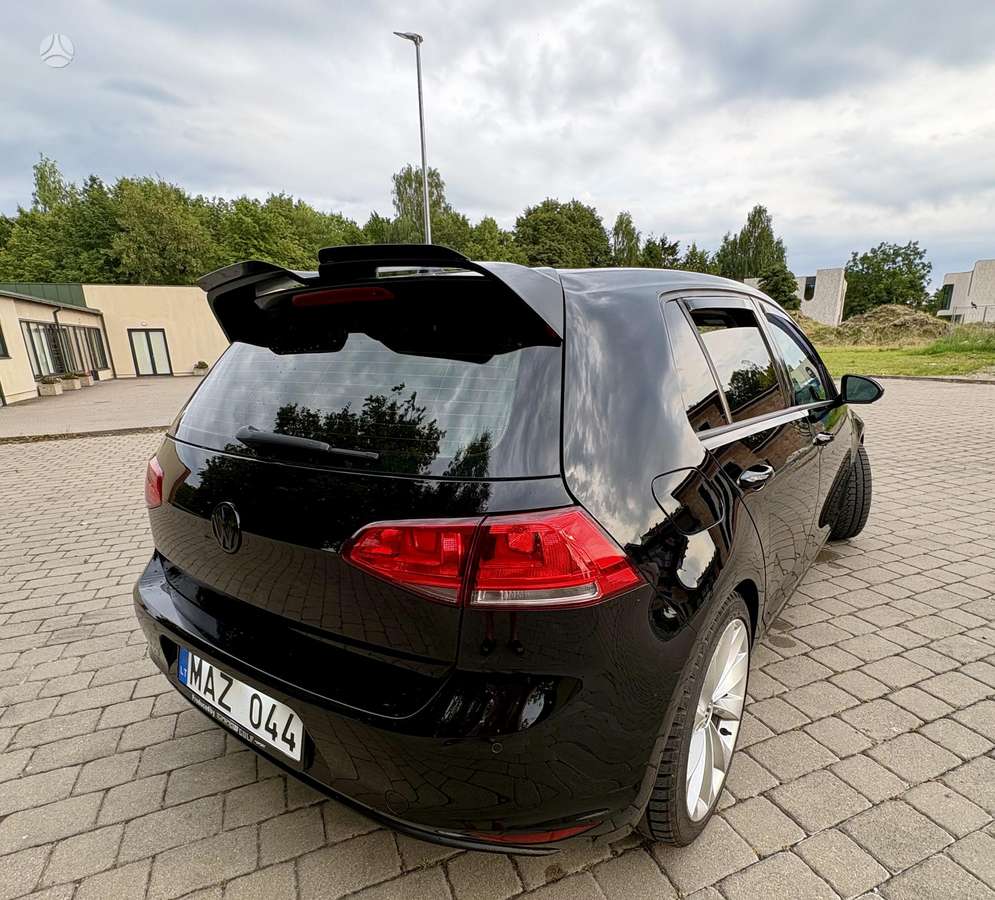 Volkswagen Golf - 2
